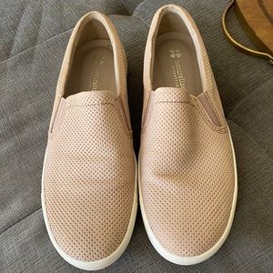 Naturalizer Marianne Sneaker 8W. Nude dusty pink.